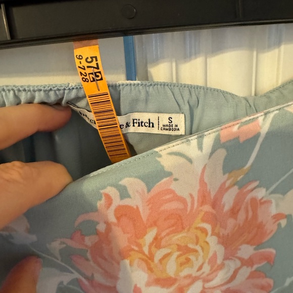 A+F Elevated Flowy Floral Skirt - Picture 3 of 6